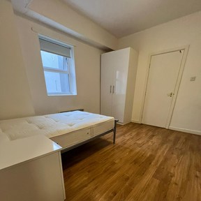 Student Room Cleaning Old Ford E3